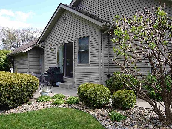5th image of 53645 Hickory Ln
