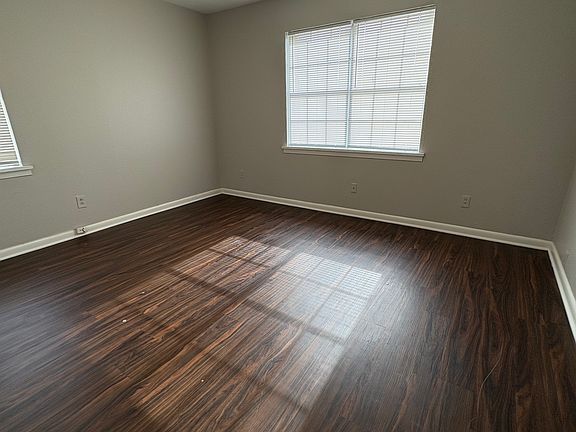 5th image of 550 Janet Ln