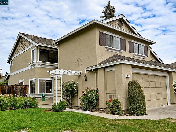 2nd image of 215 Bridgeside Cir