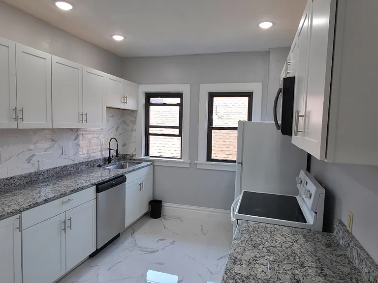 2121 Murray Ave #3 — Photo 3