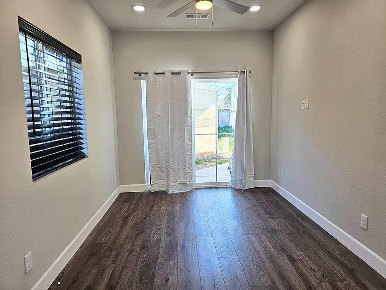 12511 Sunswept Ave #4 — Photo 8