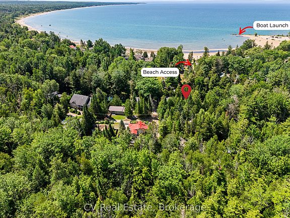 4th image of 10 Brookside Dr