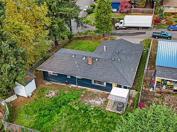 5th image of 6500 SE Madrona Dr