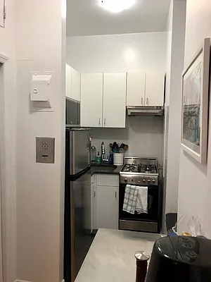 Rented by Buchbinder & Warren | media 27