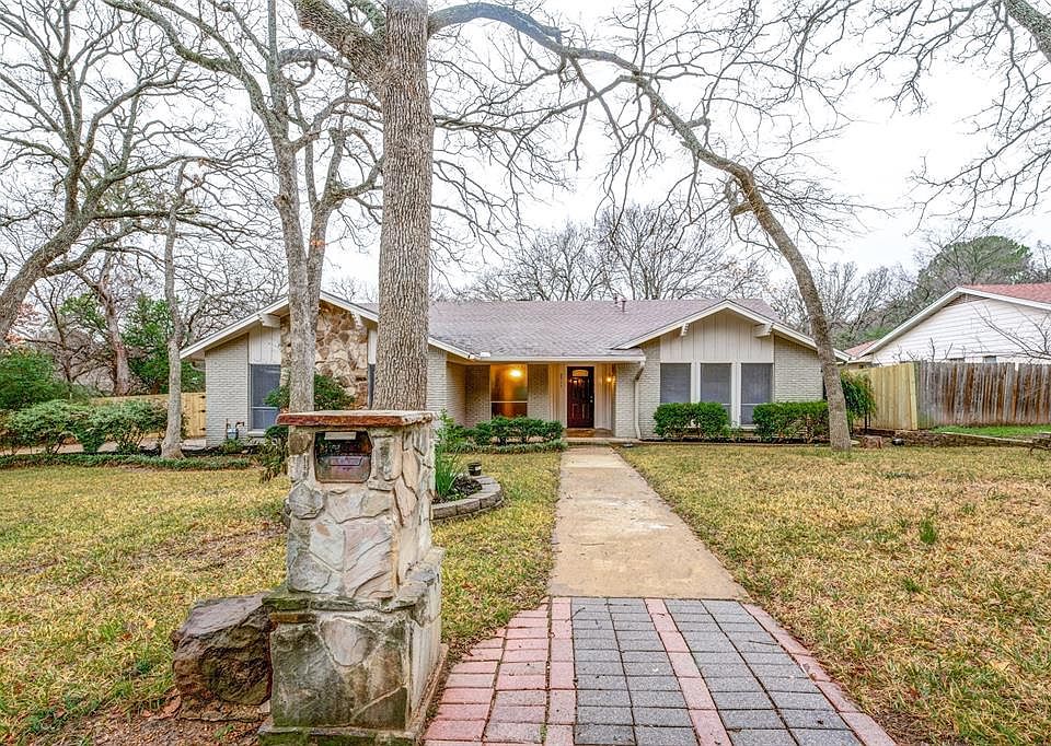 1st image of 2711 Chinquapin Oak Ln