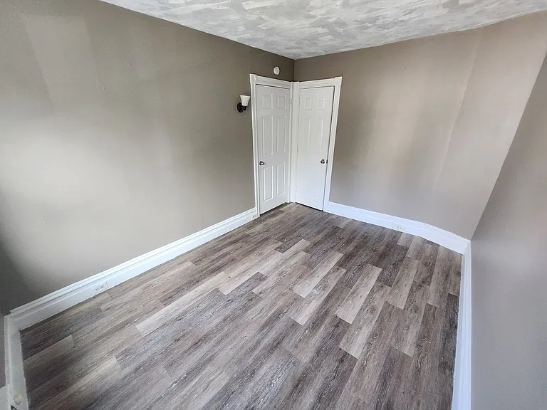 207 N 8th St — Photo 9