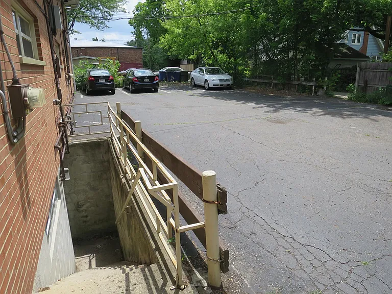 3081 Indianola Ave — Photo 6