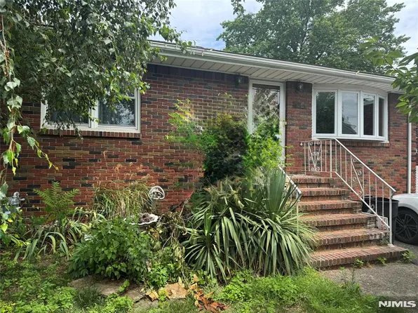 47 Home Pl, Lodi, NJ 07644
