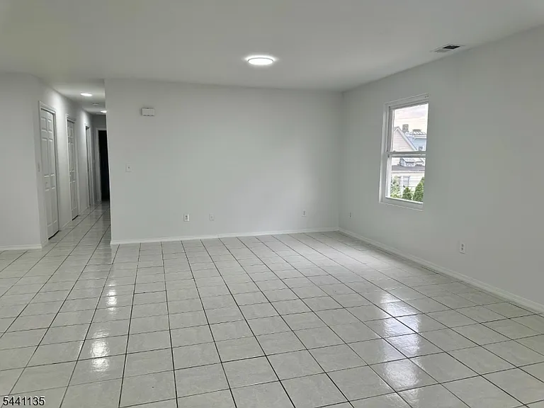 621 Elizabeth Ave — Photo 2