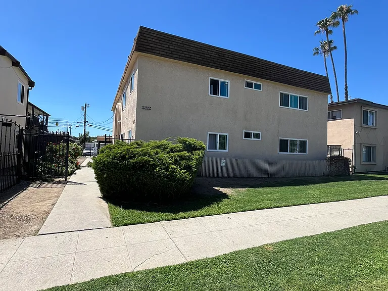 19142 Sherman Way #1 — Photo 1