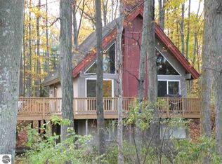 5343 Golf View Rd, Bellaire, MI 49615