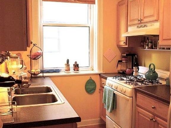 2nd image of 2200 W Foster Ave #22021