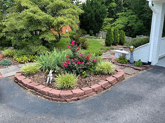 3rd image of 3738 Buckingham Dr