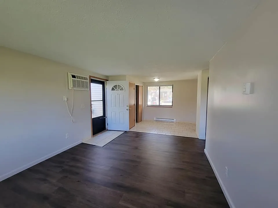 Building Photo - 466 Lee St #2