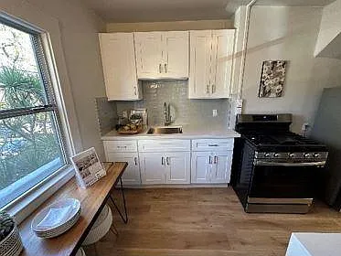 1 bed, 750 sqft, $2,400 — Photo 2