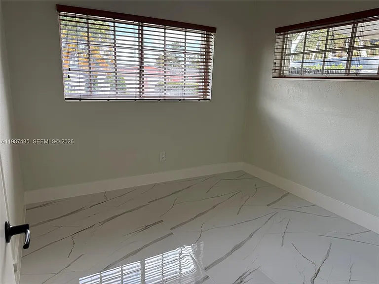 11602 NW 58th Ave — Photo 11