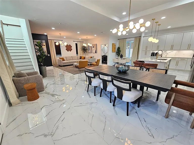 2075 Jewell Ave — Photo 3