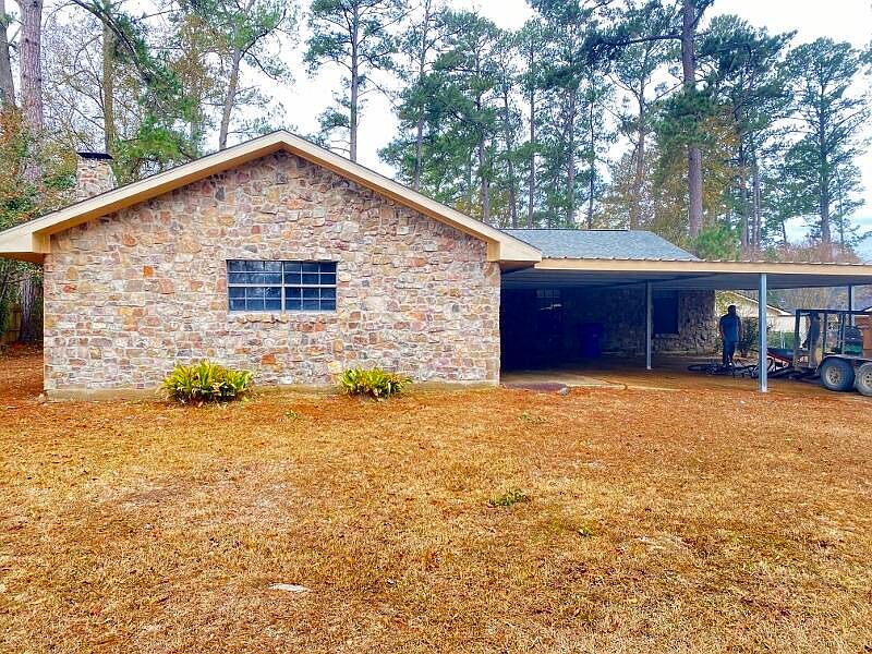1st image of 810 Birch Dr