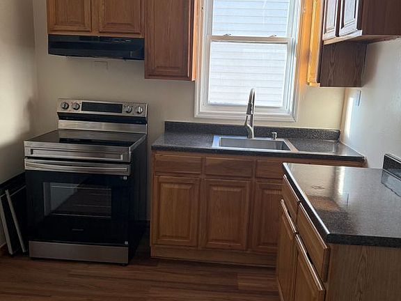 4th image of 680 E 223rd St #2
