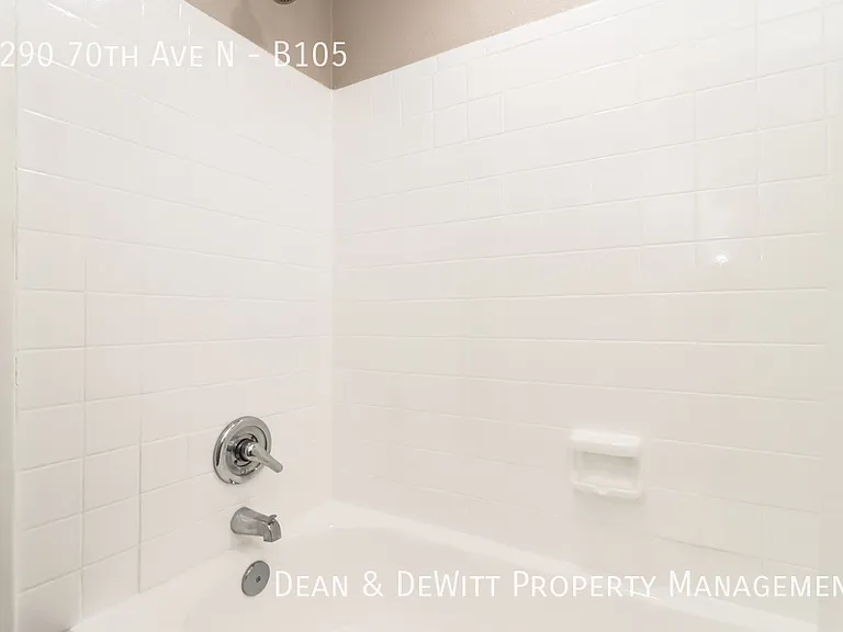 White Lake Apartments — Photo 10