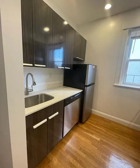 122 Peterborough St #18 — Photo 1