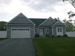 339 Munsell Rd, East Patchogue, NY 11772