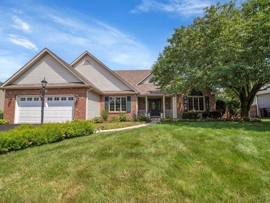 3912 Falcon Dr, Naperville, IL 60564