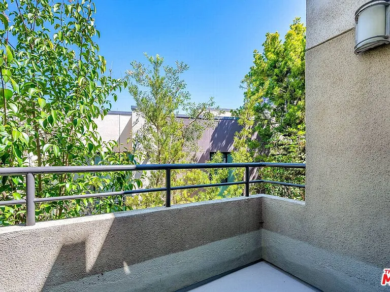 1735 Malcolm Ave #H — Photo 19
