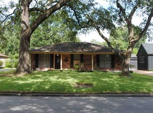 1880 Edson Dr, Beaumont, TX 77706