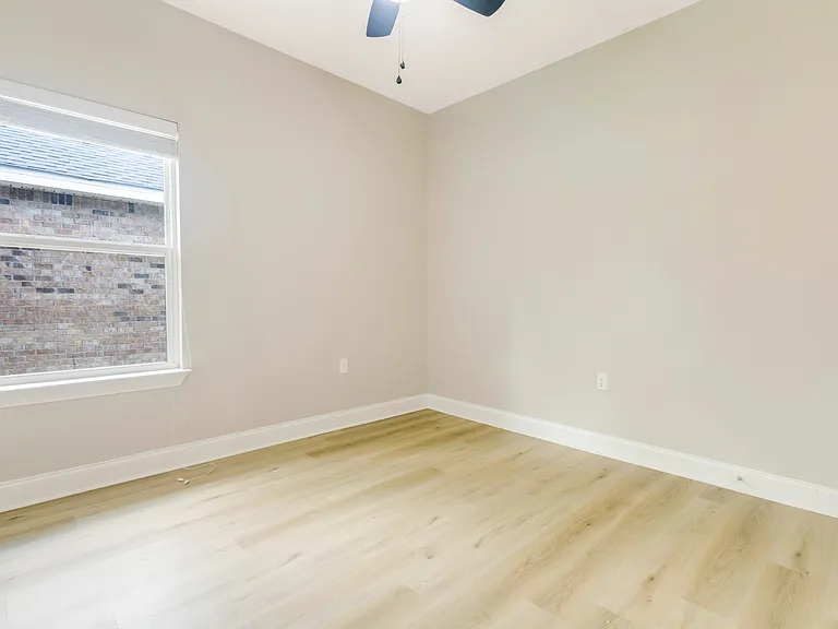 557 Valparaiso Pkwy — Photo 23