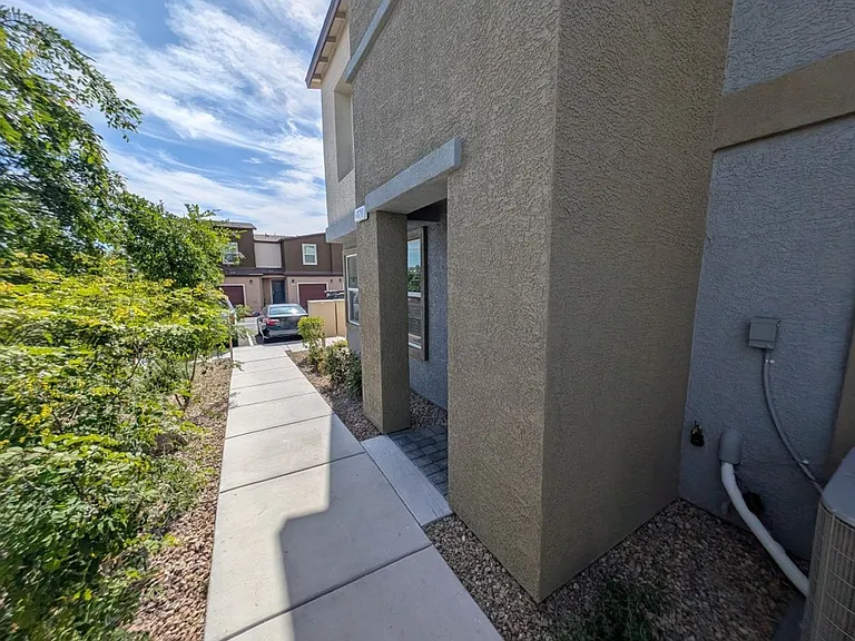 4820 Orchid Ridge Ave — Photo 3