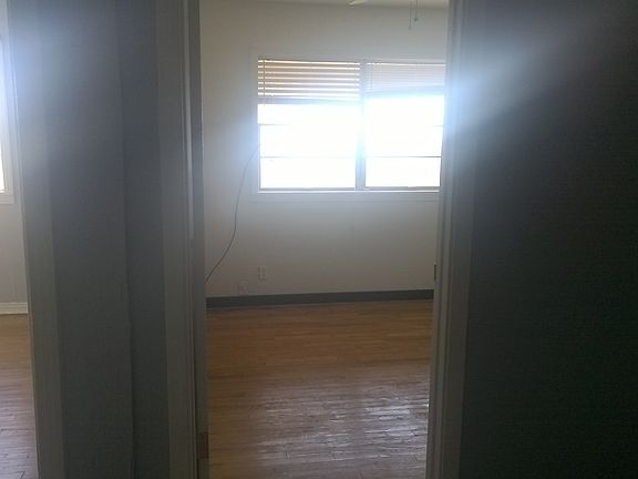 3rd image of 522 W Washington Ave