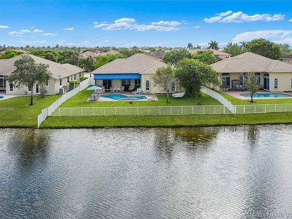 4th image of 1374 NW 139th Ter