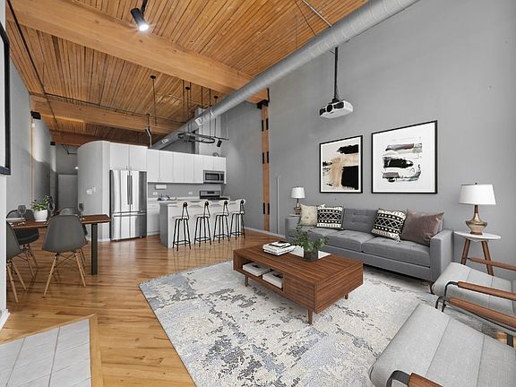 2nd image of 2654 W Medill Ave APT 208