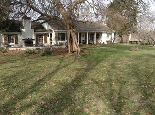 1200 W Red Bridge Rd, Kansas City, MO 64114