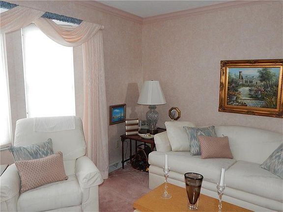 5th image of 437 Bayhill Dr