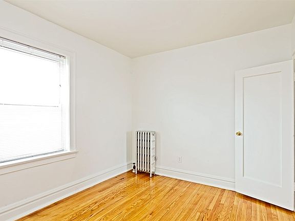 3rd image of 10201 S Saint Lawrence Ave #10205-2