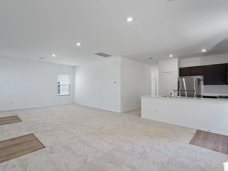 230 Gabbro Gdns — Photo 12