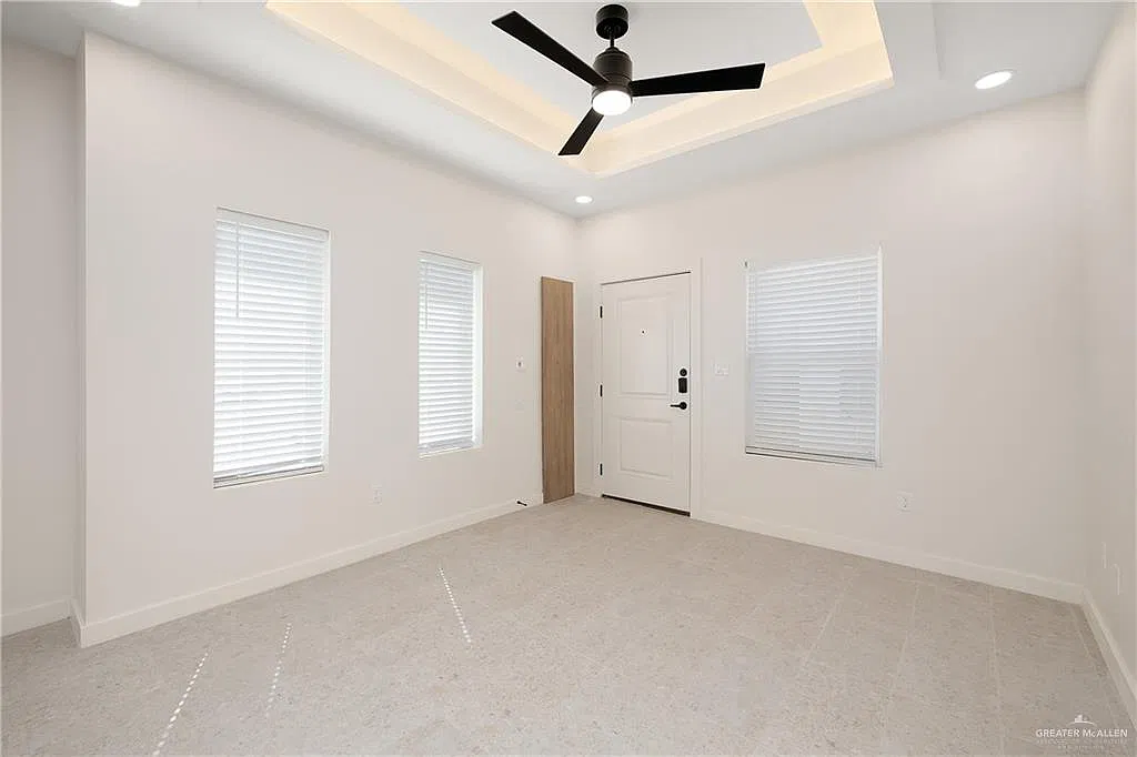 2 bed, 2.0 bath, 896 sqft, $1,250 — Photo 2