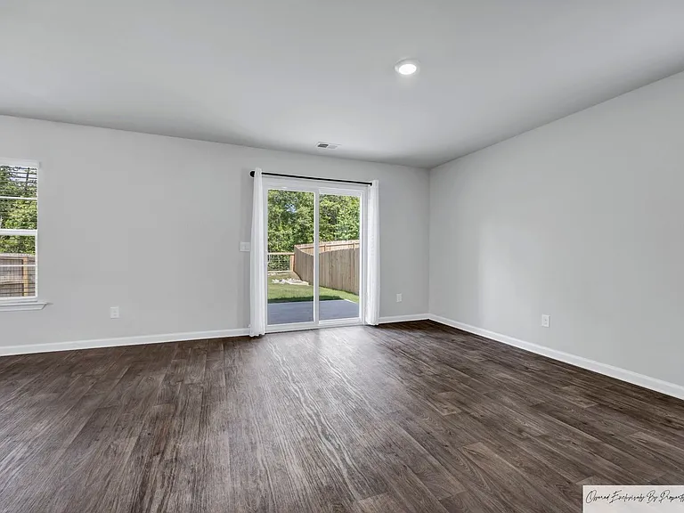 2128 Elmridge Rd — Photo 15