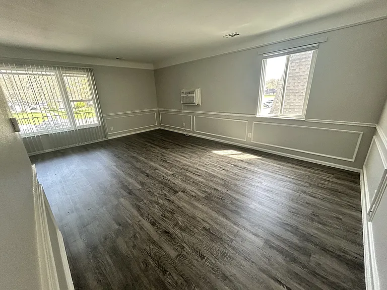 Secor Flats — Photo 71