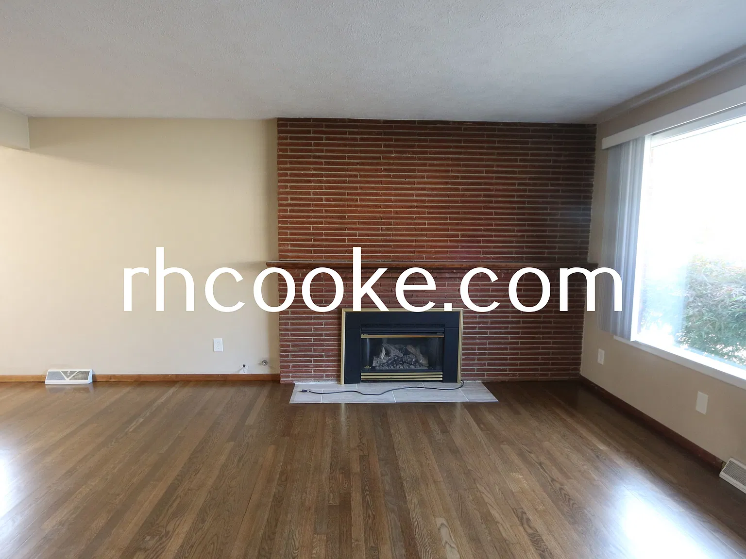 4 bed, 1131 sqft, $2,050 — Photo 2