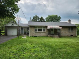 933 Point Phillips Rd, Bath, PA 18014