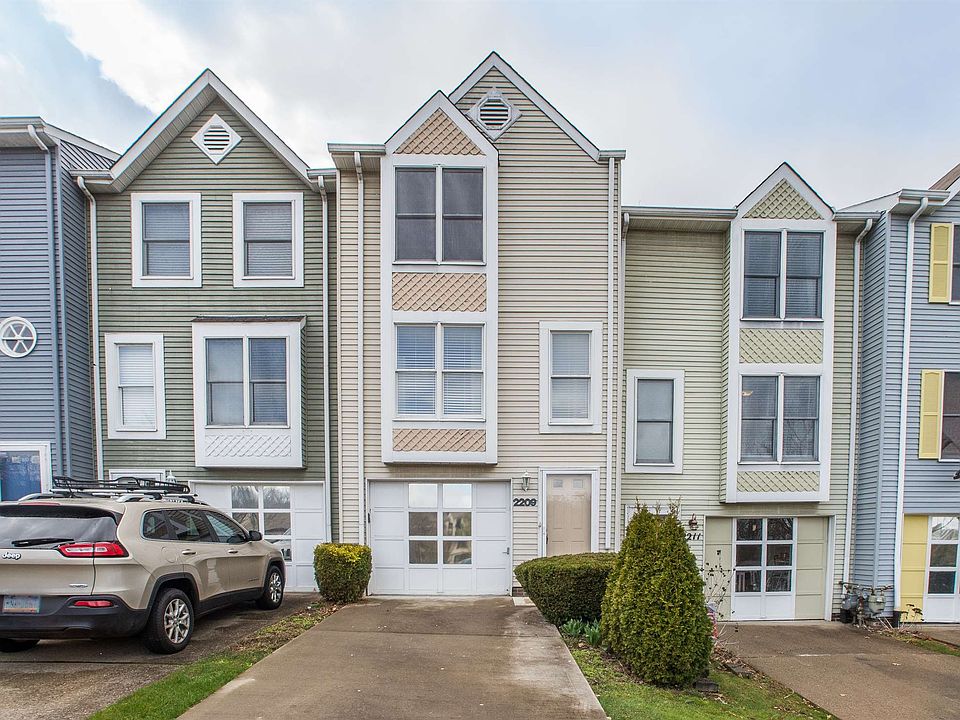 1st image of 2209 Hawthorne Dr