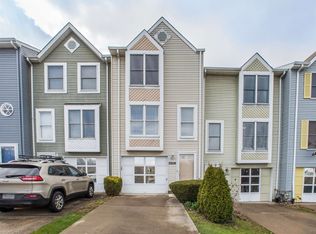 2209 Hawthorne Dr, Oakdale, PA 15071