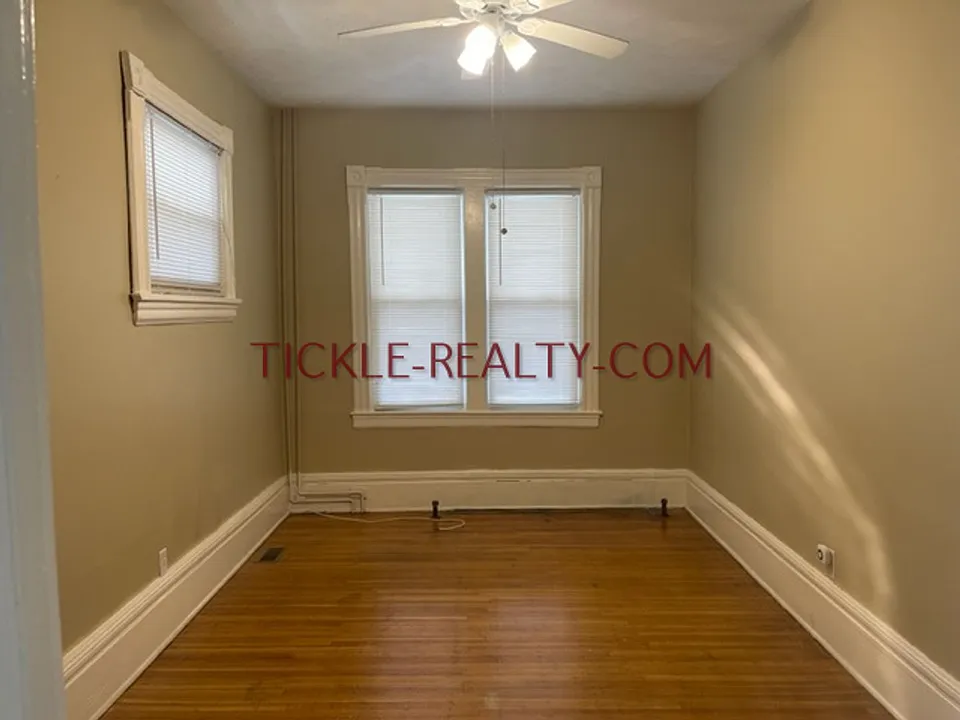14 Rowley St