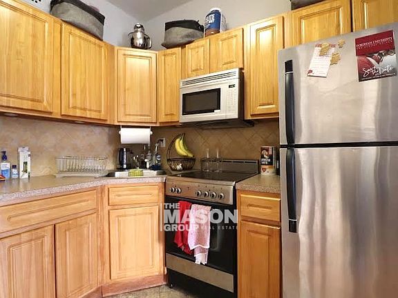 4th image of 676 9th Ave #4B