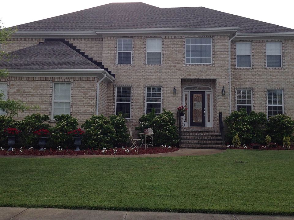 1st image of 1324 Club House Dr