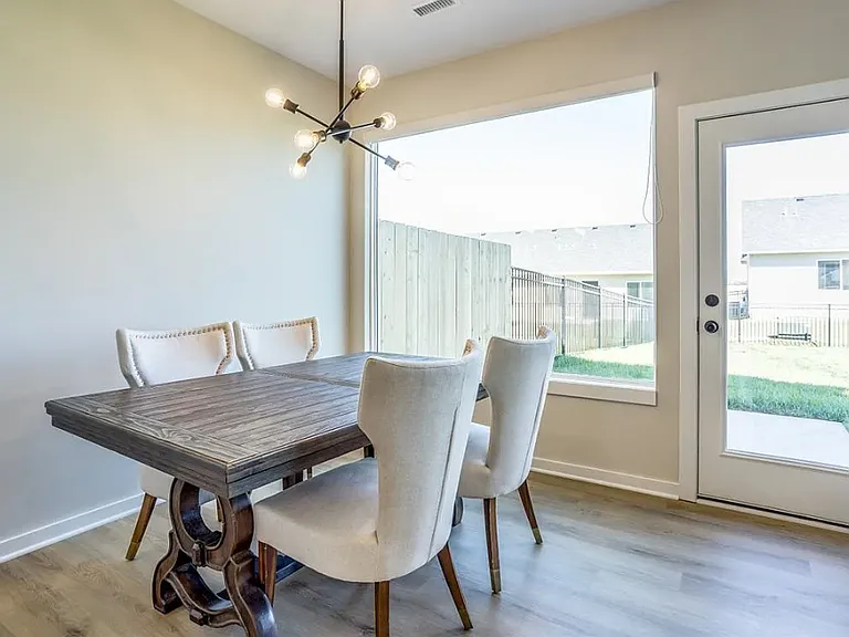 190 W Mendocino — Photo 10