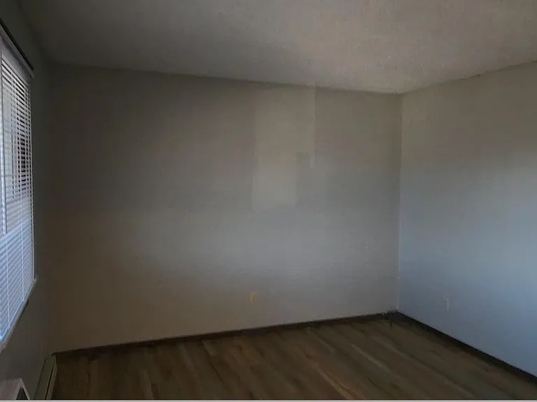 515 Dewey Ave — Photo 2